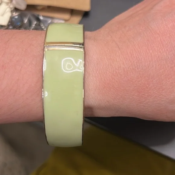 bundle of jewelry- costume, used for crafts or jewelry. Newer and clean. - Picture 10 of 16